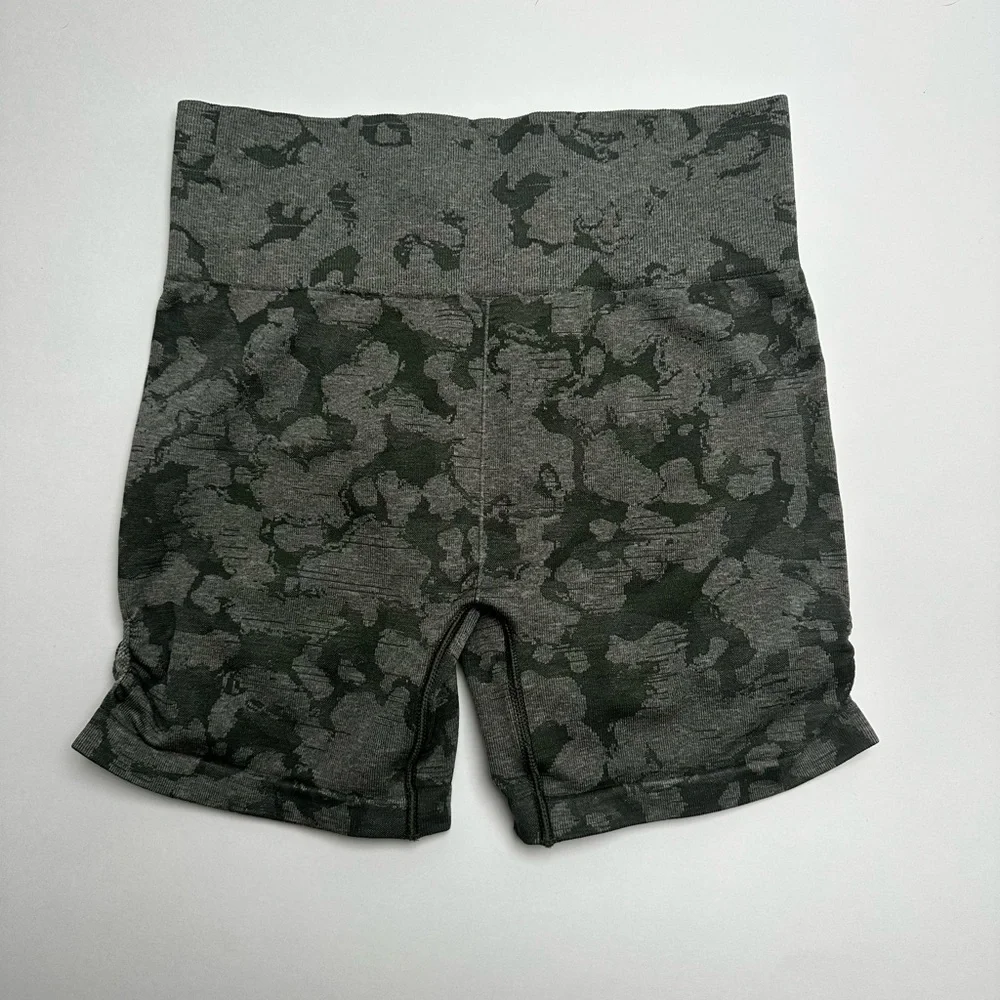 Gymshark Adapt Camo Seamless Shorts | Hunter Green - Picture 5 of 7